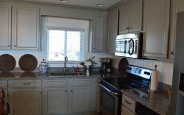 McDiarmid - 6 Br Home