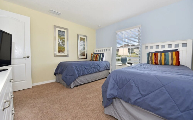 Paradise Palms 8951