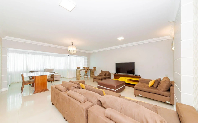 Apto Amplo 1SUI+2Q Quadra Mar 50m da Praia