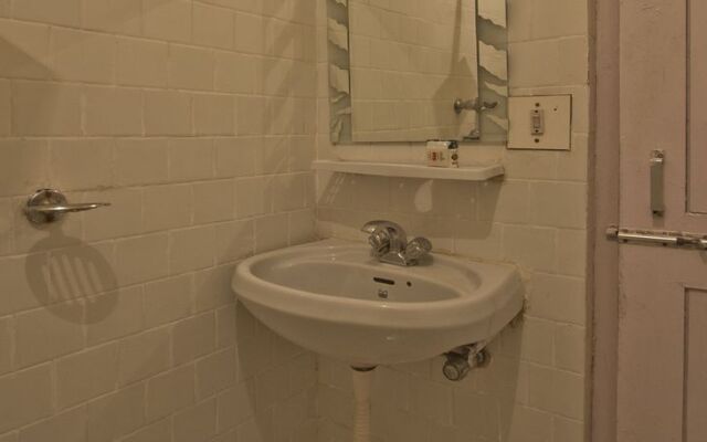 OYO 8895 Hotel Pine Grove