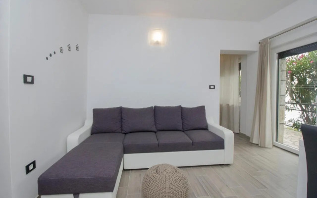 Modern 2 BDR & 2 Bathroom app with sea view, 077