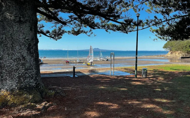 Waiake Beach Apartments