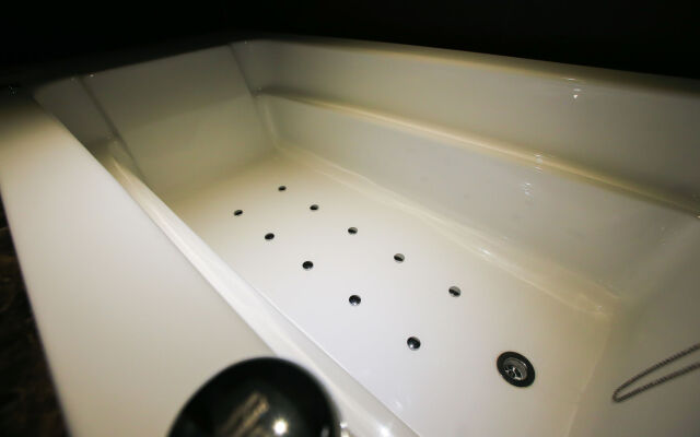 Hotel 2.4