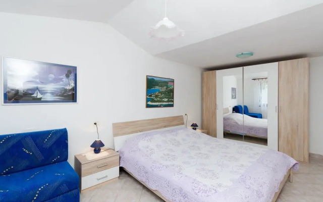 Apartments Mandica