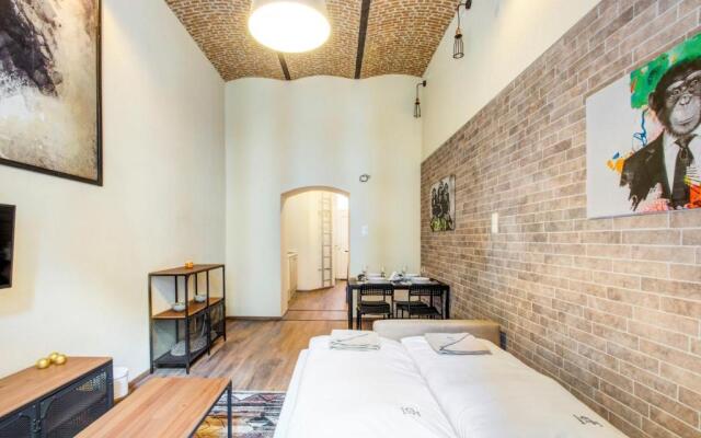 d.Five Jewish Quarter Loft
