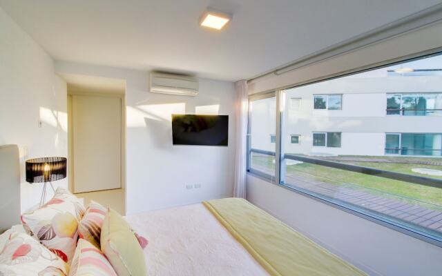 Oceana Suites Isabel Apartments