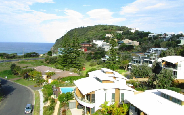 Boom 8 Boomerang Beach