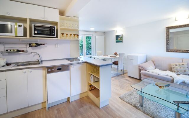 Bluestars Apartments