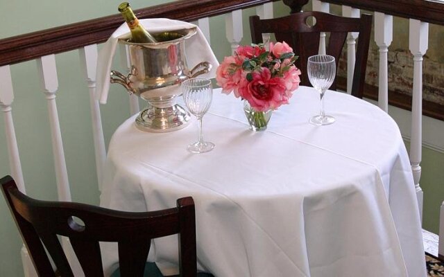 Pond View Fine Dining & Inn