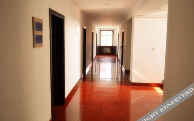 Xinzhongxin Business Hotel