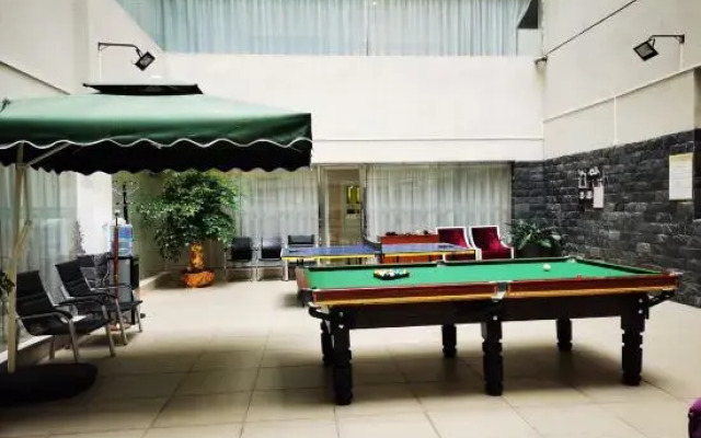Vienna International Hotel (Hezhou High-speed Railway Station)
