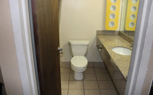 OYO Hotel Tulsa OK, I-44