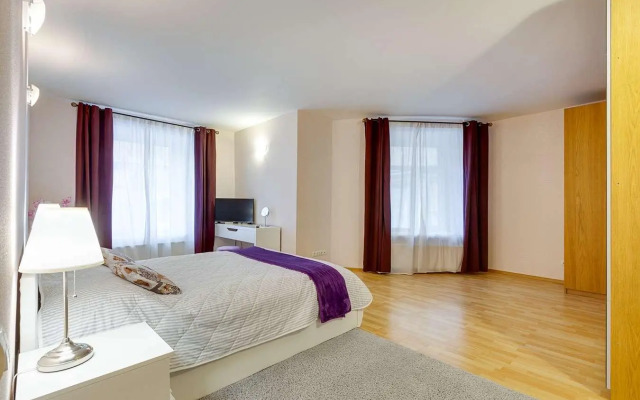 Апартаменты на набережной реки Мойки 16