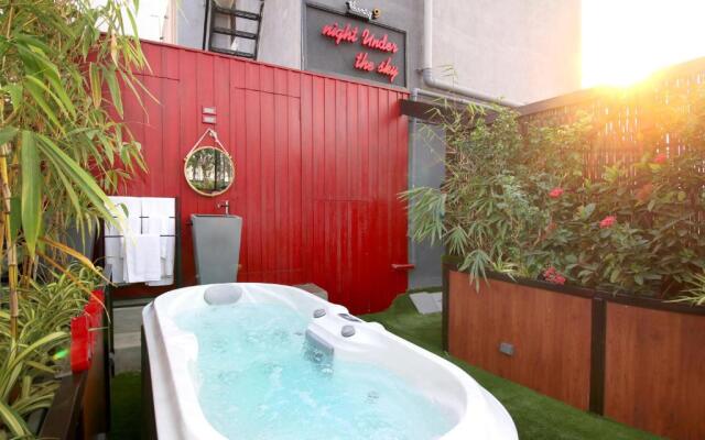 Theory9 Premium Service Apartments Bandra