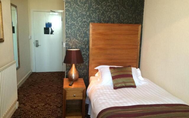 The Three Tuns Hotel Wetherspoon