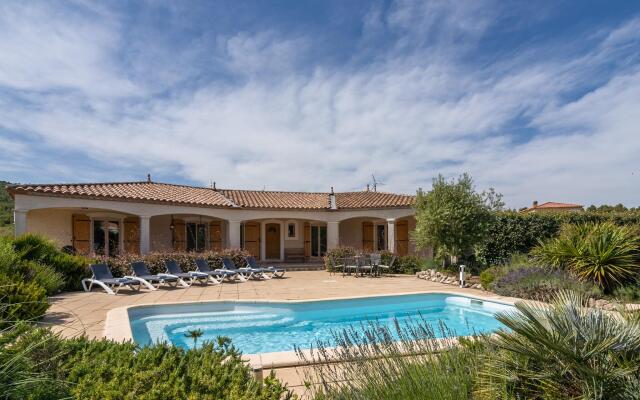 Luxury Villa Offering Privacy & Private Swimming Pool