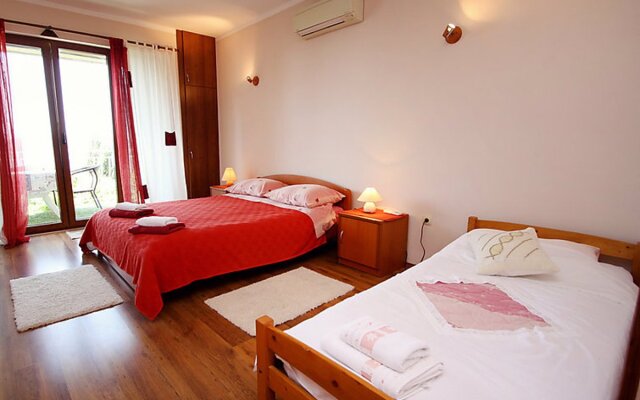Apartment Lucic Tavernes 33113
