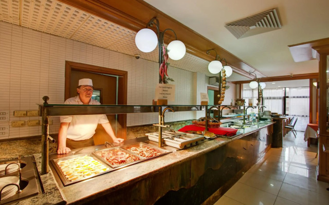 Canifor Hotel