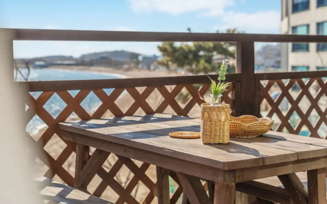 Yeongheungdo Rainbow Ocean View Pension