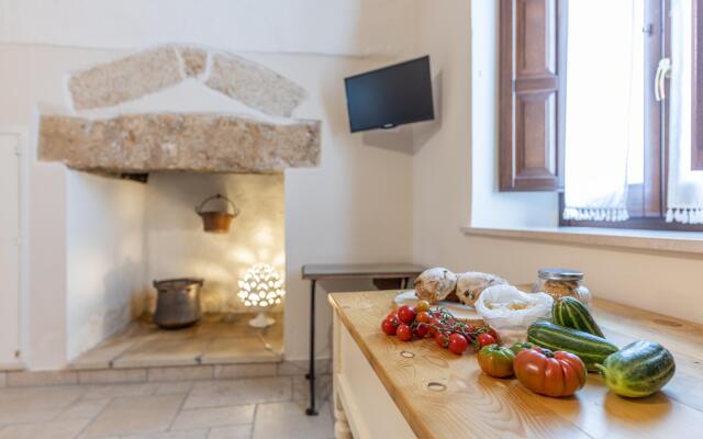 19th Apartment and Modern Pool