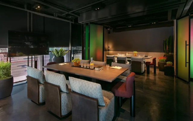Moxy Downtown Los Angeles