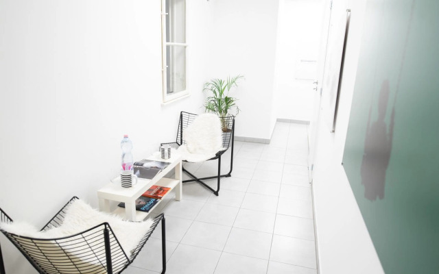 Cosy Studio In Central Party District.