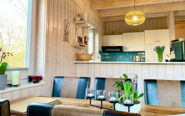 Lovely Holiday Home in Dummer Near Lake