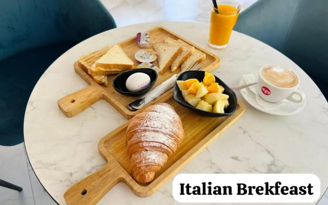 BYRO Snack Bar & Hostel