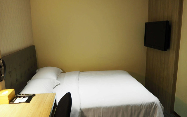 The Riverside Hotel International