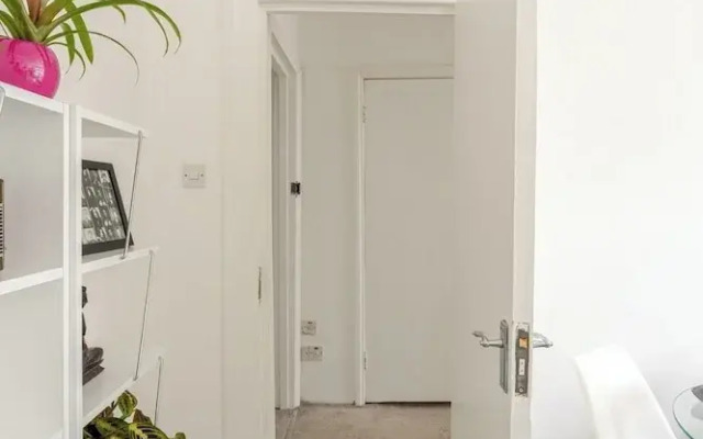 London Oasis Retreat - 2 Bedroom Apartment