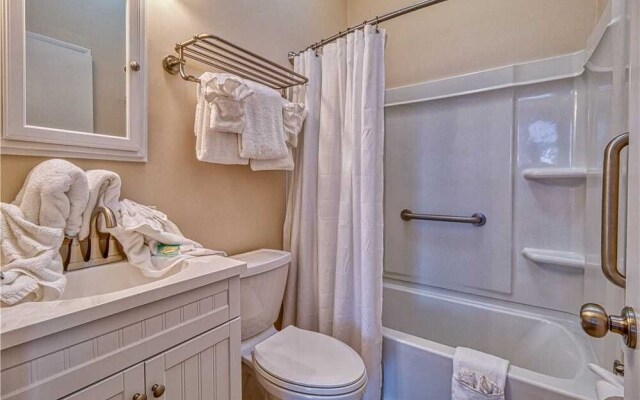 Bear Crossing - Two Bedroom Cabin