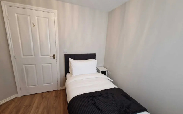 Impeccable 2-bed Apartment in Newcastle Upon Tyne
