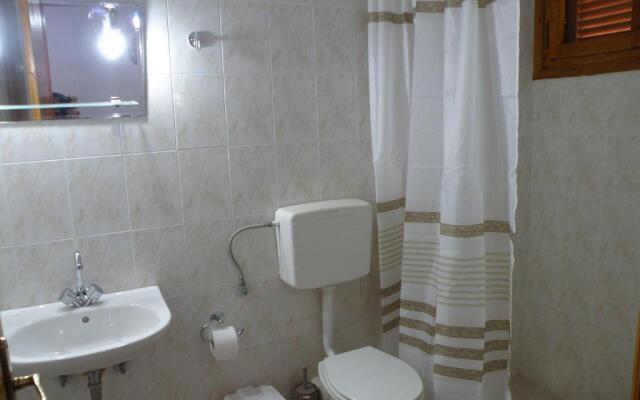 Triopetra Martha Giannis Stone House