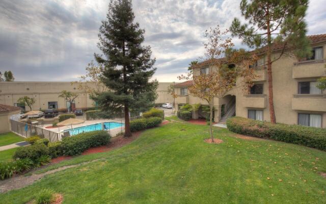 Good Nite Inn Fremont