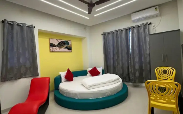 Hotel Yellow House