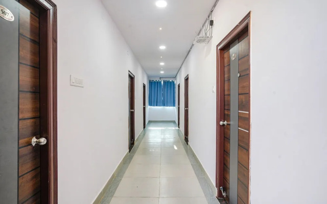 Fabhotel Grand Broholic