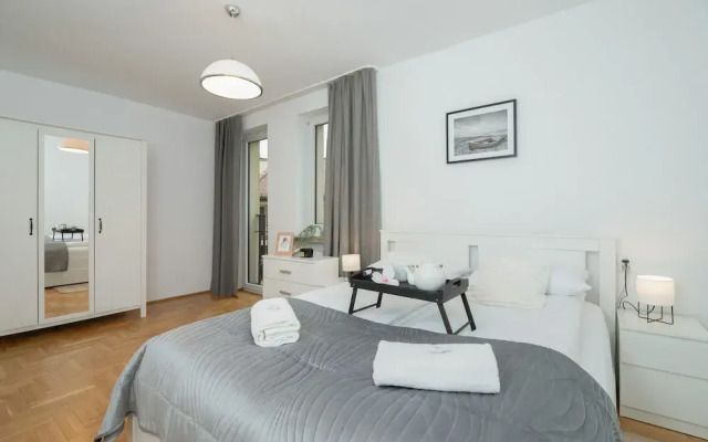 Apartment With Balcony Cracow by Renters