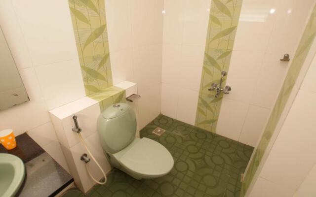 Lloyds Serviced Apartments, Near Music Academy