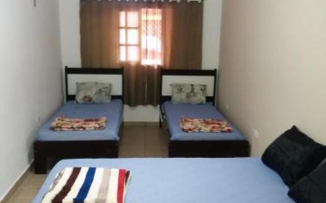 Suíte em Nossa Casa a 450m Da Praia