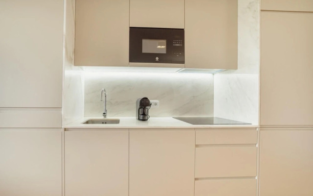 Legacy Oporto Design Apartment G by Vacationy