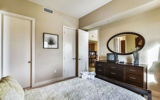 Emerald 707 2 Br condo by RedAwning