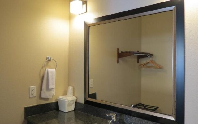 Grand Inn And Suites