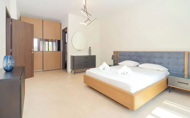 Luxury Rental Villa for 14 People