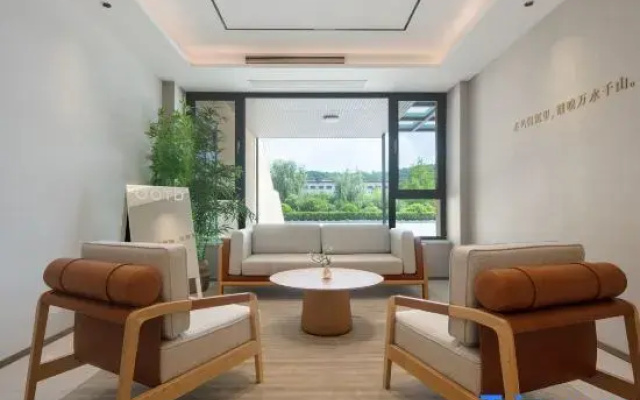 Pero Hotel (Haiyang Qiche Zongzhan)