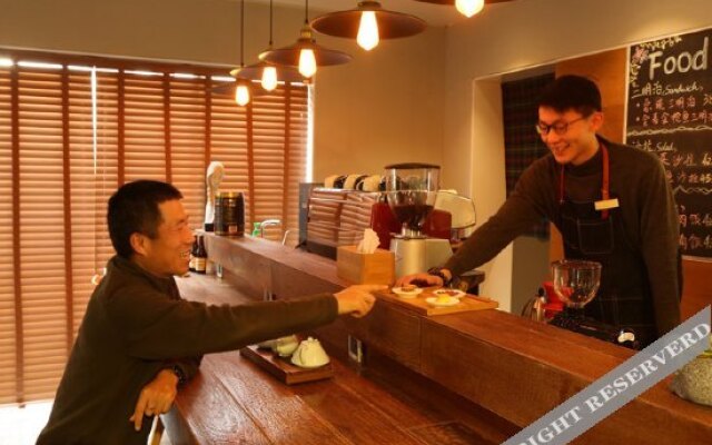 杭州一墙花开庭院咖啡民宿