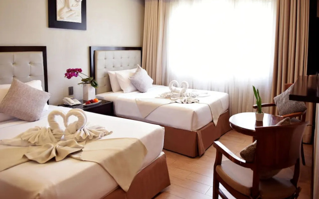 Aura One Hotel