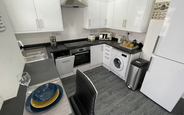 Large 6 bedroom house in Smethwick