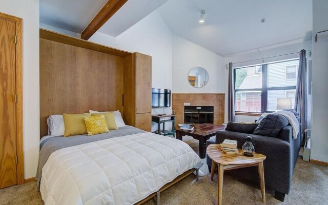 Ski-in Downtown Breckenridge Condo