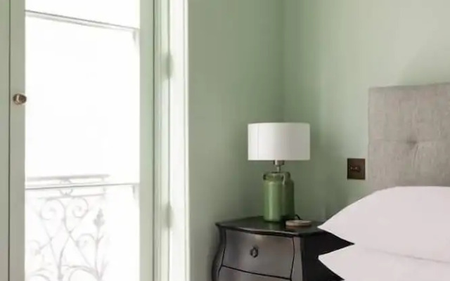 Spring Gardens by Onefinestay
