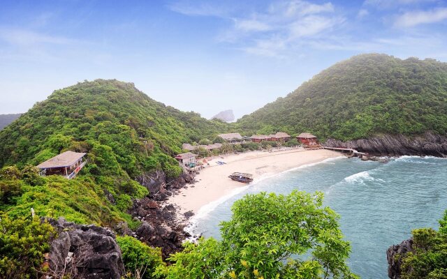 Monkey Island Resort